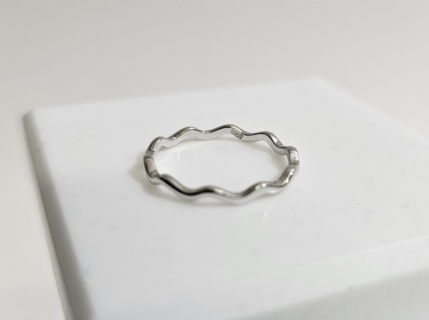 Cute Thin wave silver band