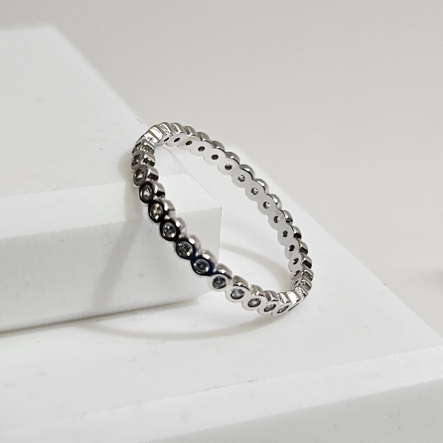 Stackable sterling silver ring with cz (circle)