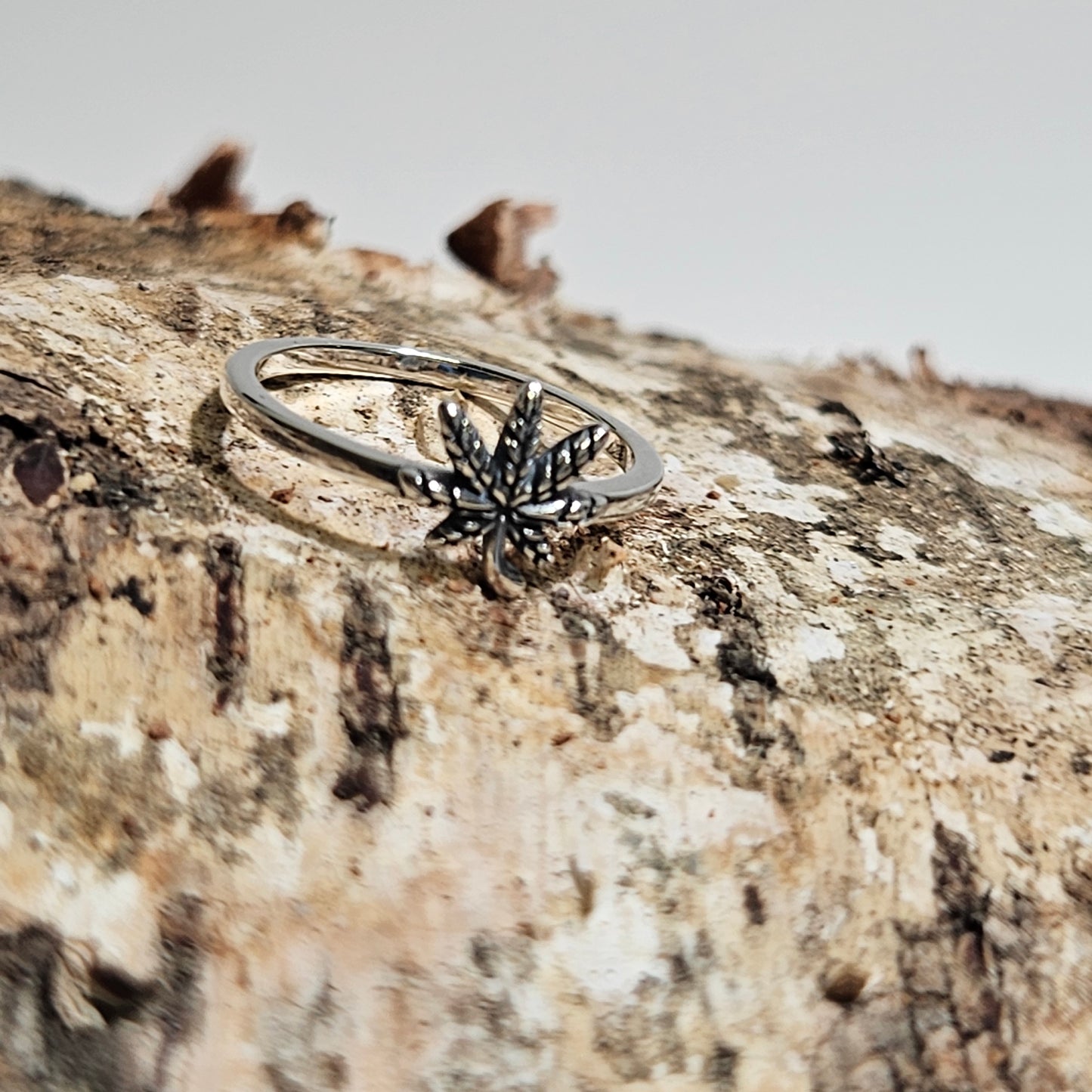 marijuana leaf silver ring