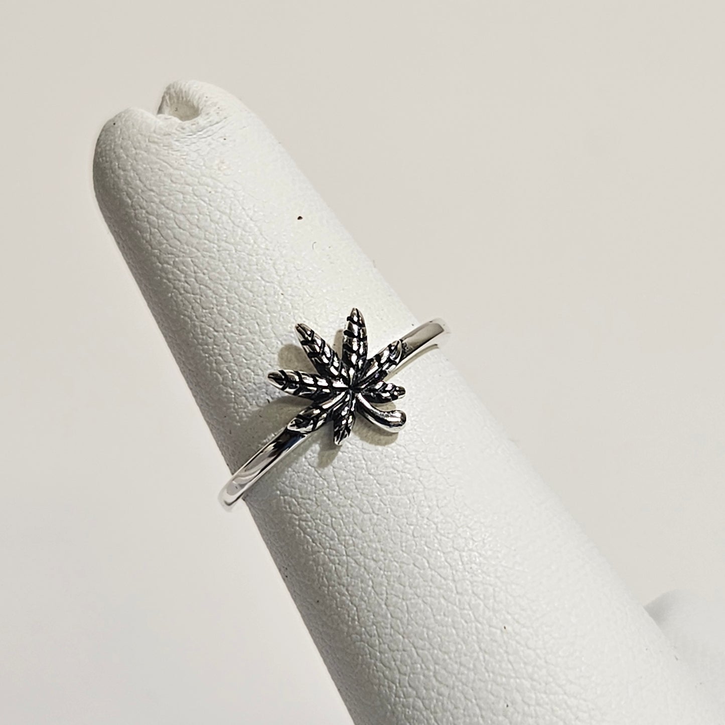 marijuana leaf silver ring