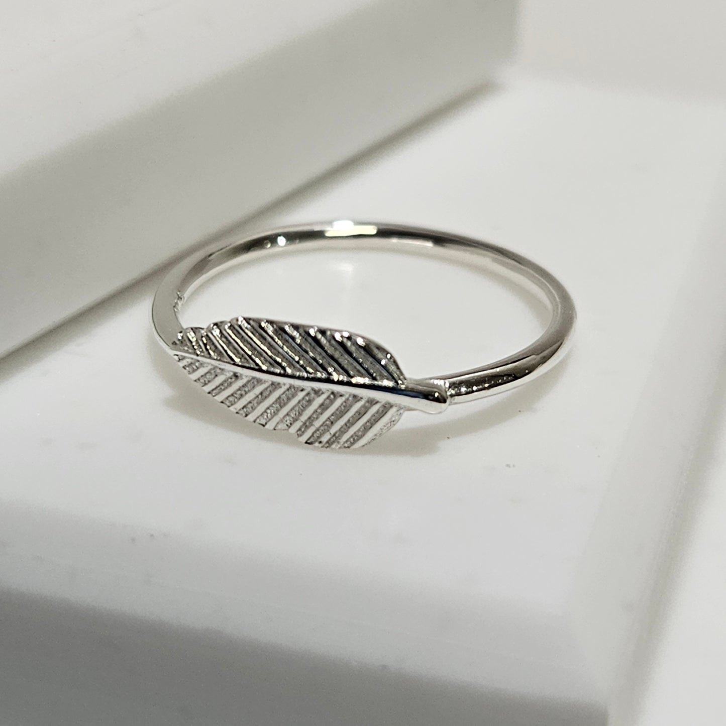 polish rhodium finish silver leaf ring