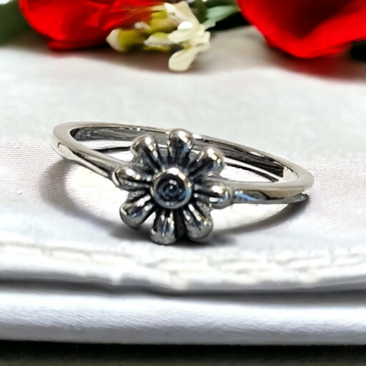 oxidized finish flower silver ring