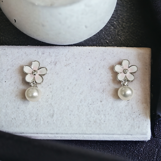 Plumeria pearl Pin earring