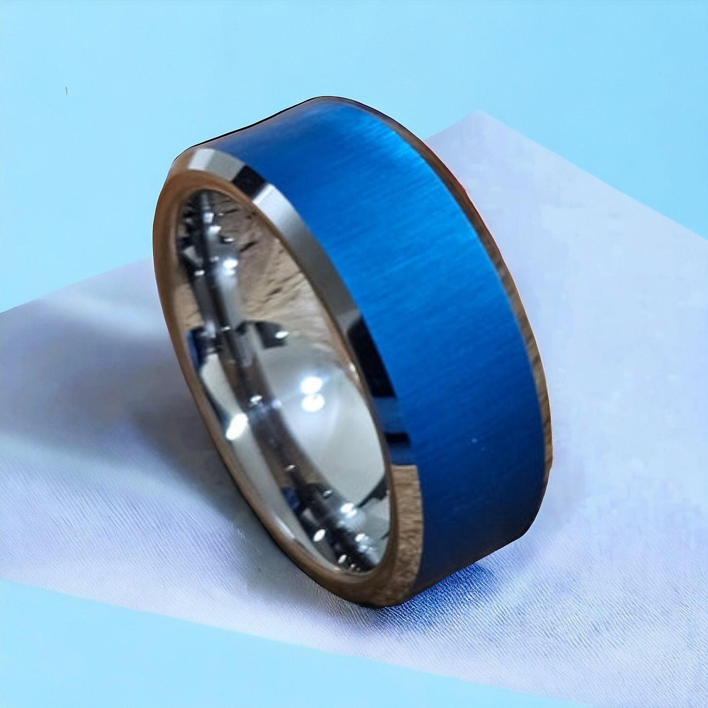 Tungsten ring with refective finish